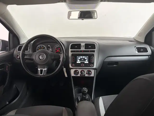 Volkswagen Polo view 3