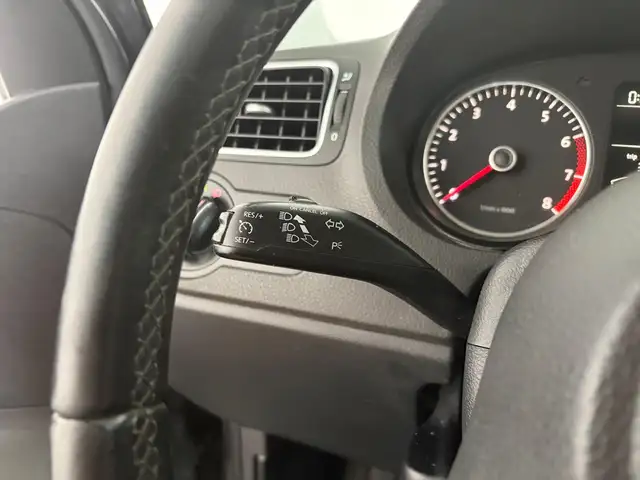 Volkswagen Polo view 7
