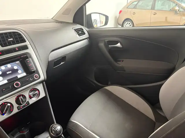 Volkswagen Polo view 15