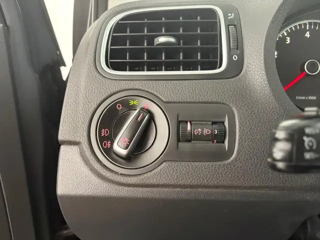Volkswagen Polo view 6