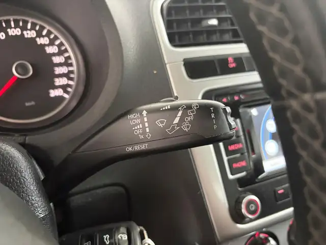 Volkswagen Polo view 9
