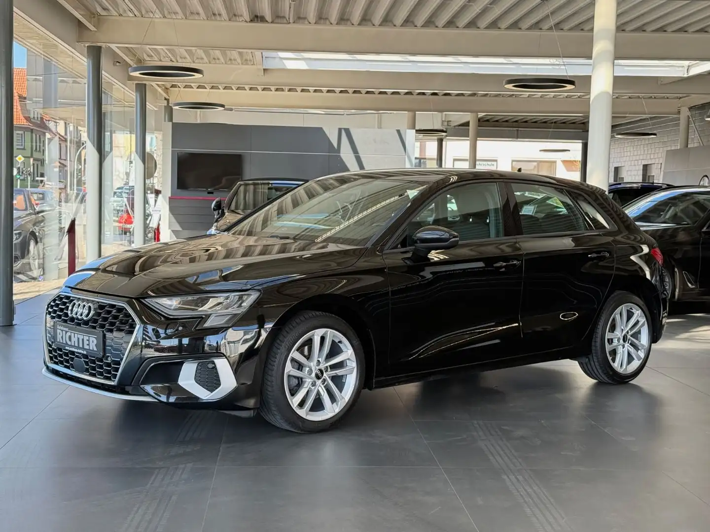 Audi A3 Sportback 35 TDI advanced/LED/SHZ/NAV/ACC Schwarz - 1