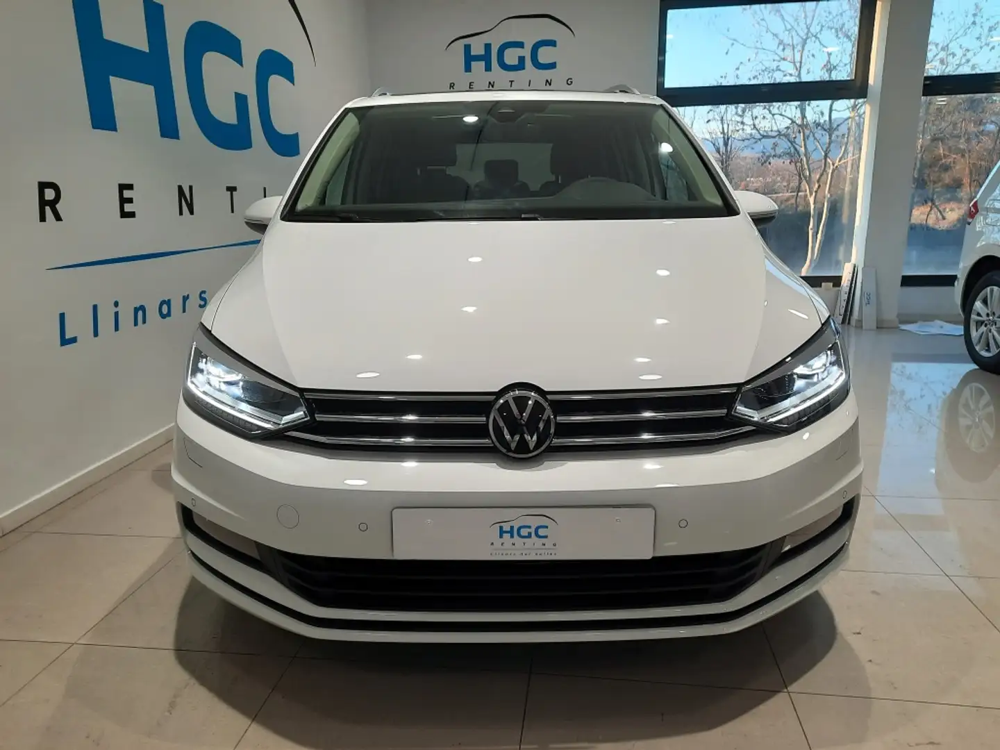 Volkswagen Touran 1.5 TSI Más 110kW Bílá - 2