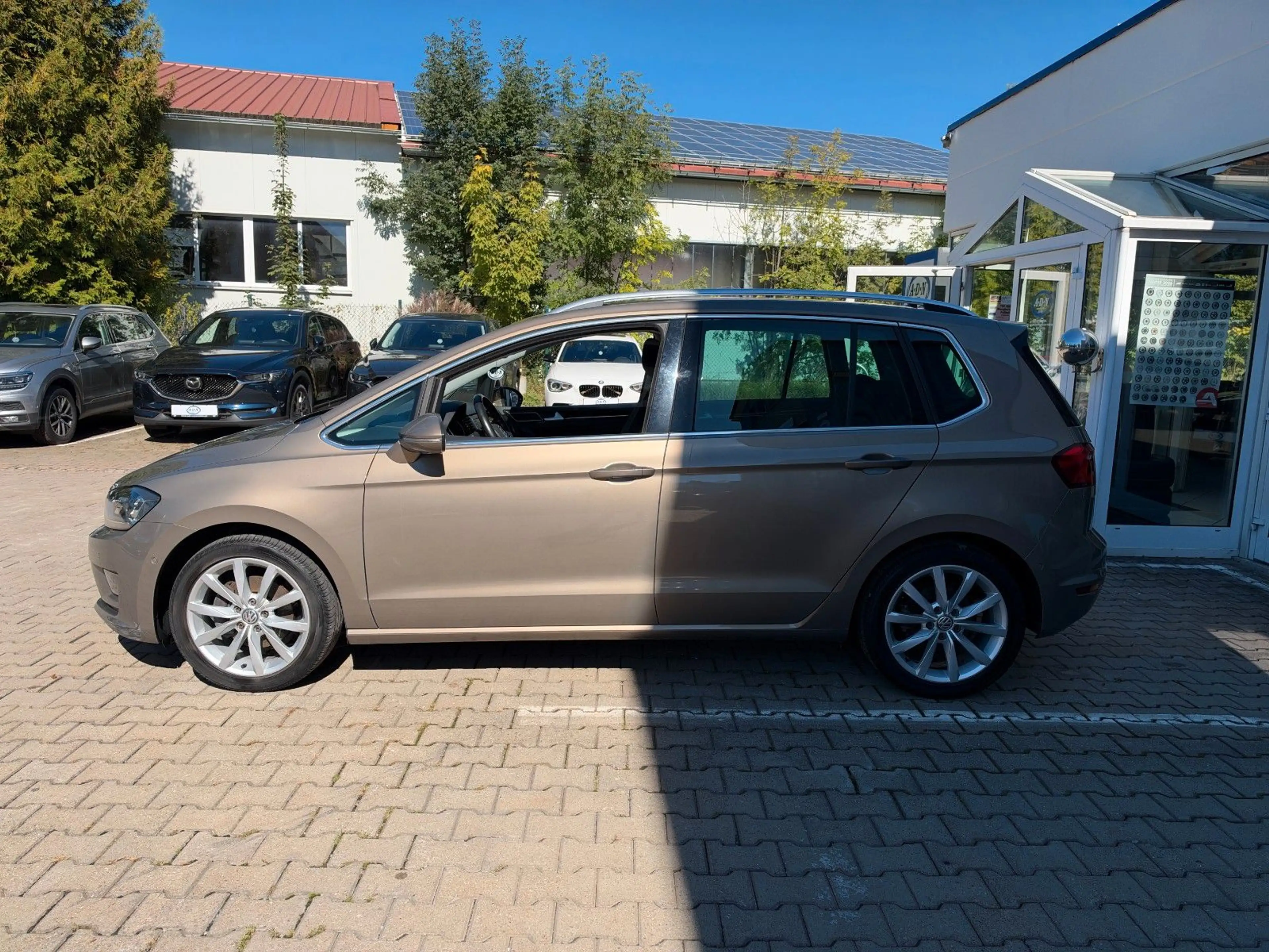 Volkswagen Golf Sportsvan VII Highline 1.4TSI *AHK*8fach* — photo 2