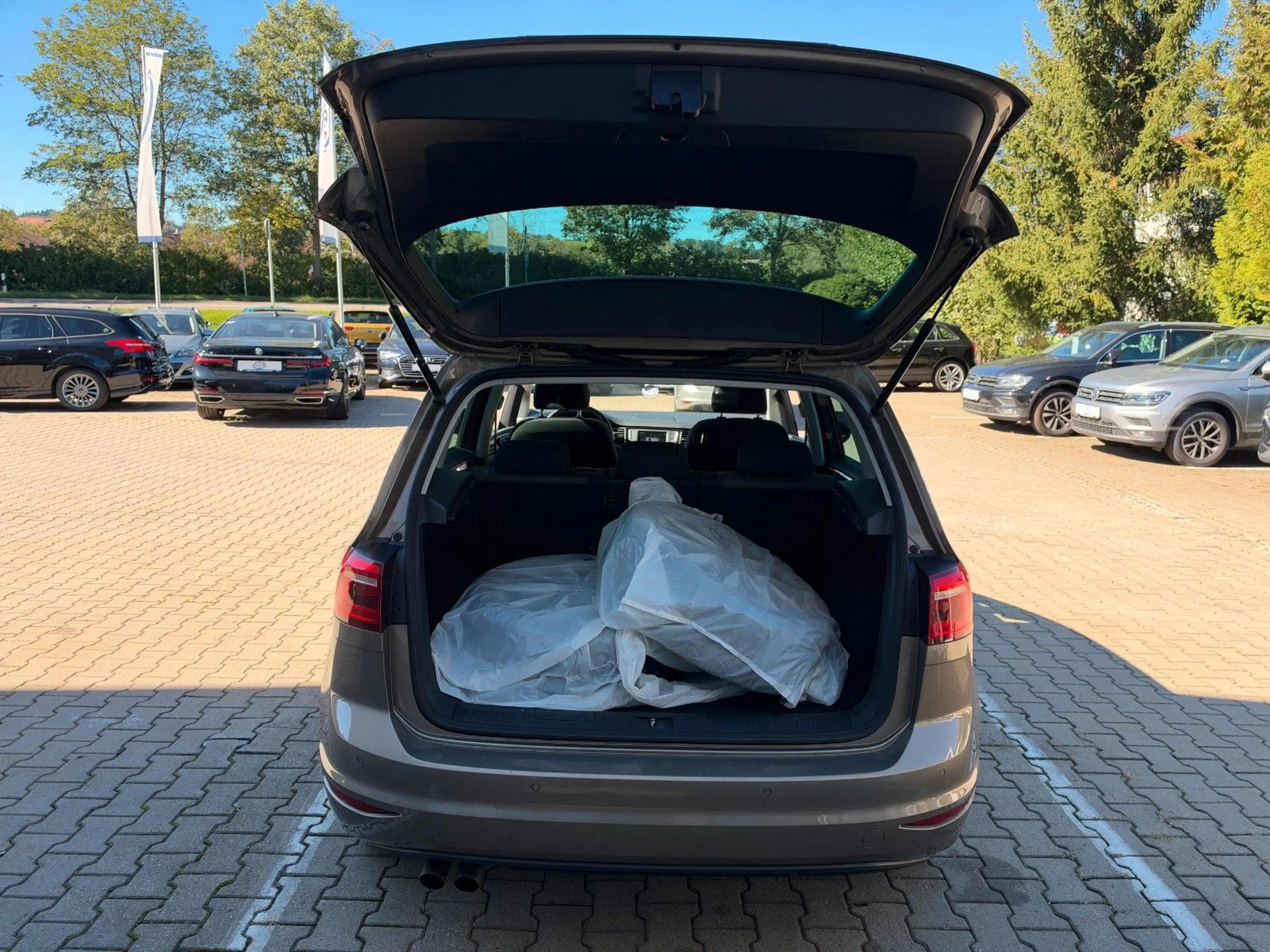 Volkswagen Golf Sportsvan VII Highline 1.4TSI *AHK*8fach* — photo 14