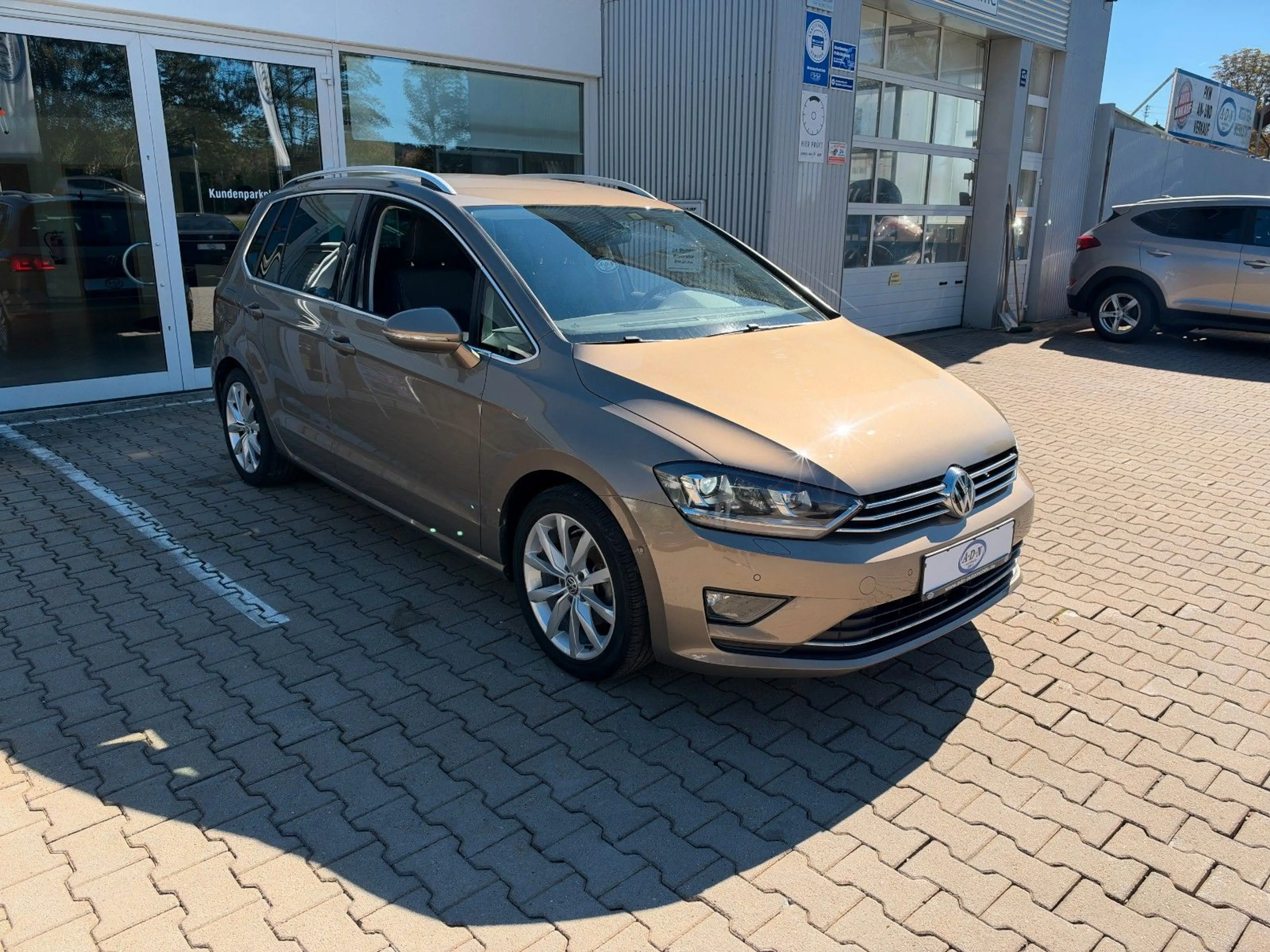 Volkswagen Golf Sportsvan VII Highline 1.4TSI *AHK*8fach* — photo 5