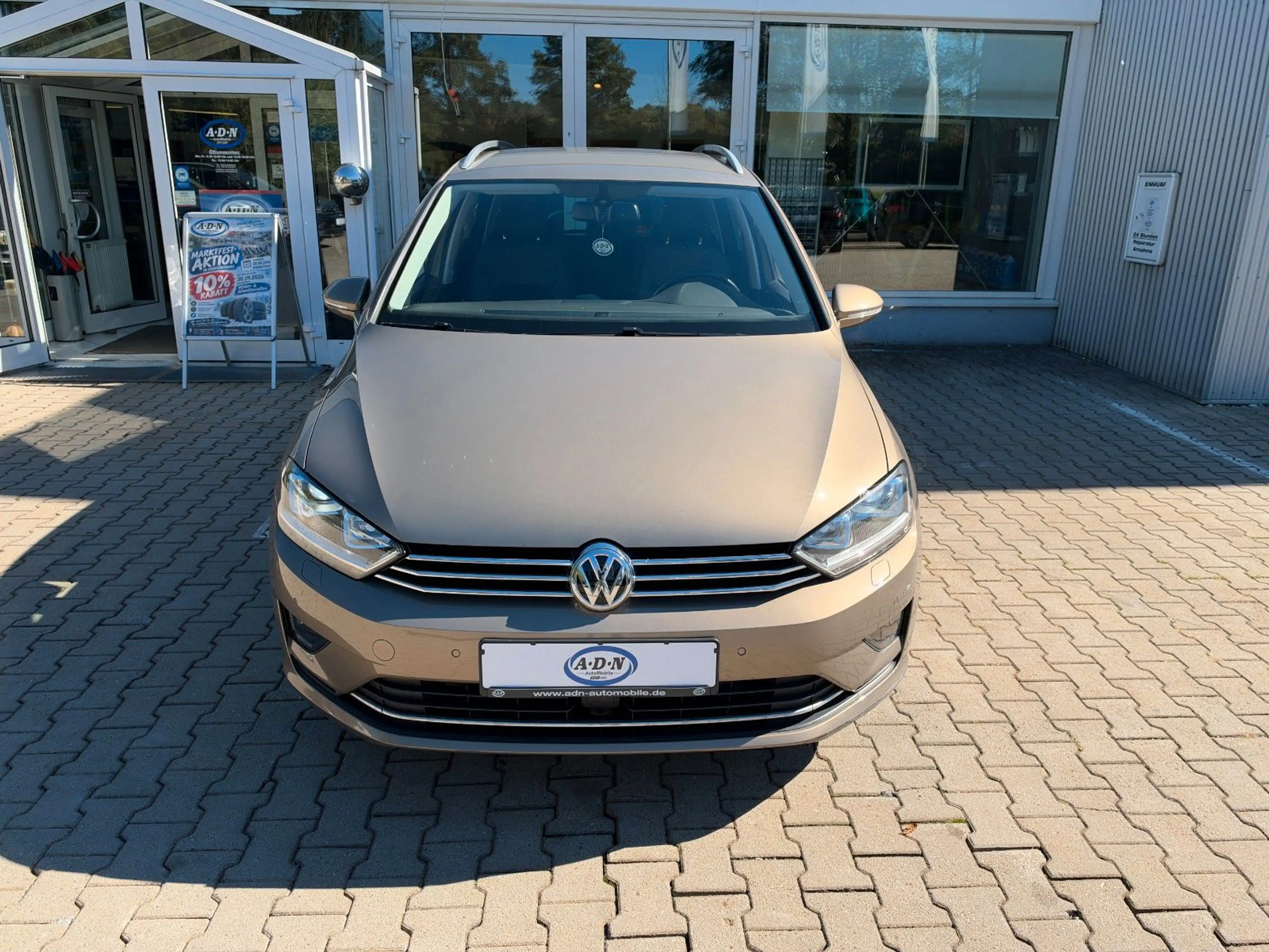 Volkswagen Golf Sportsvan VII Highline 1.4TSI *AHK*8fach* — photo 6