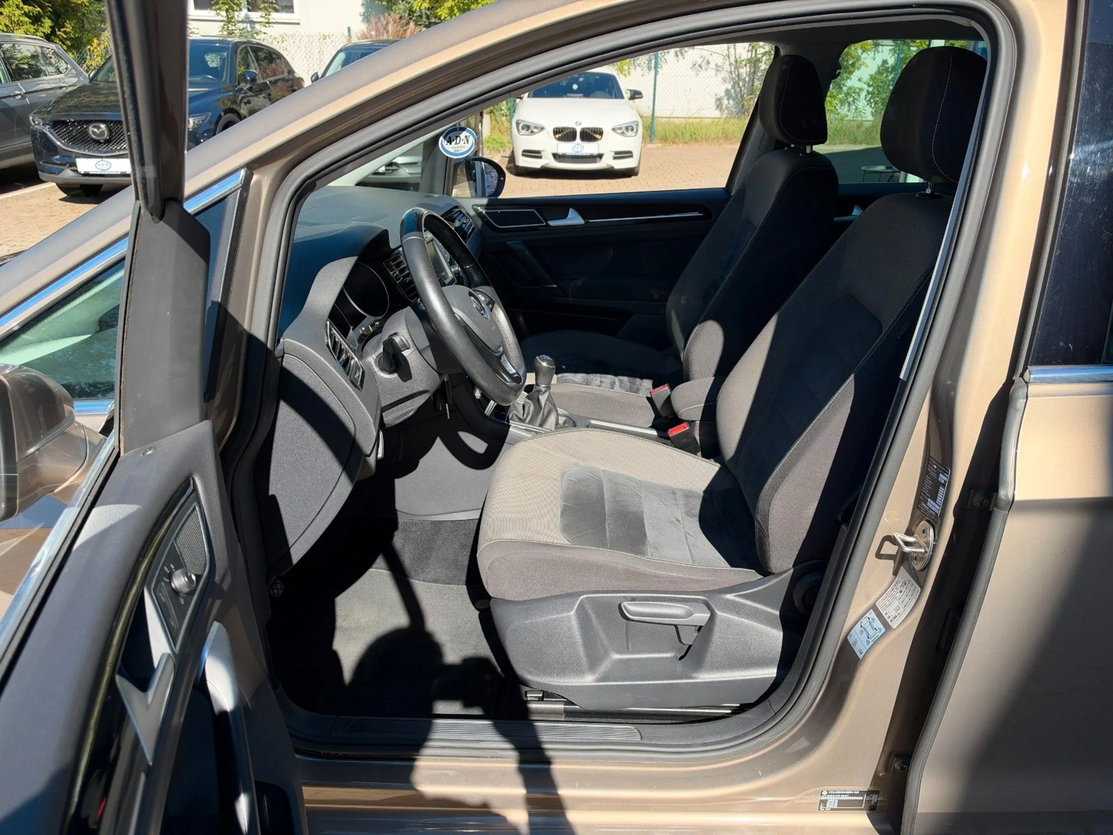 Volkswagen Golf Sportsvan VII Highline 1.4TSI *AHK*8fach* — photo 7