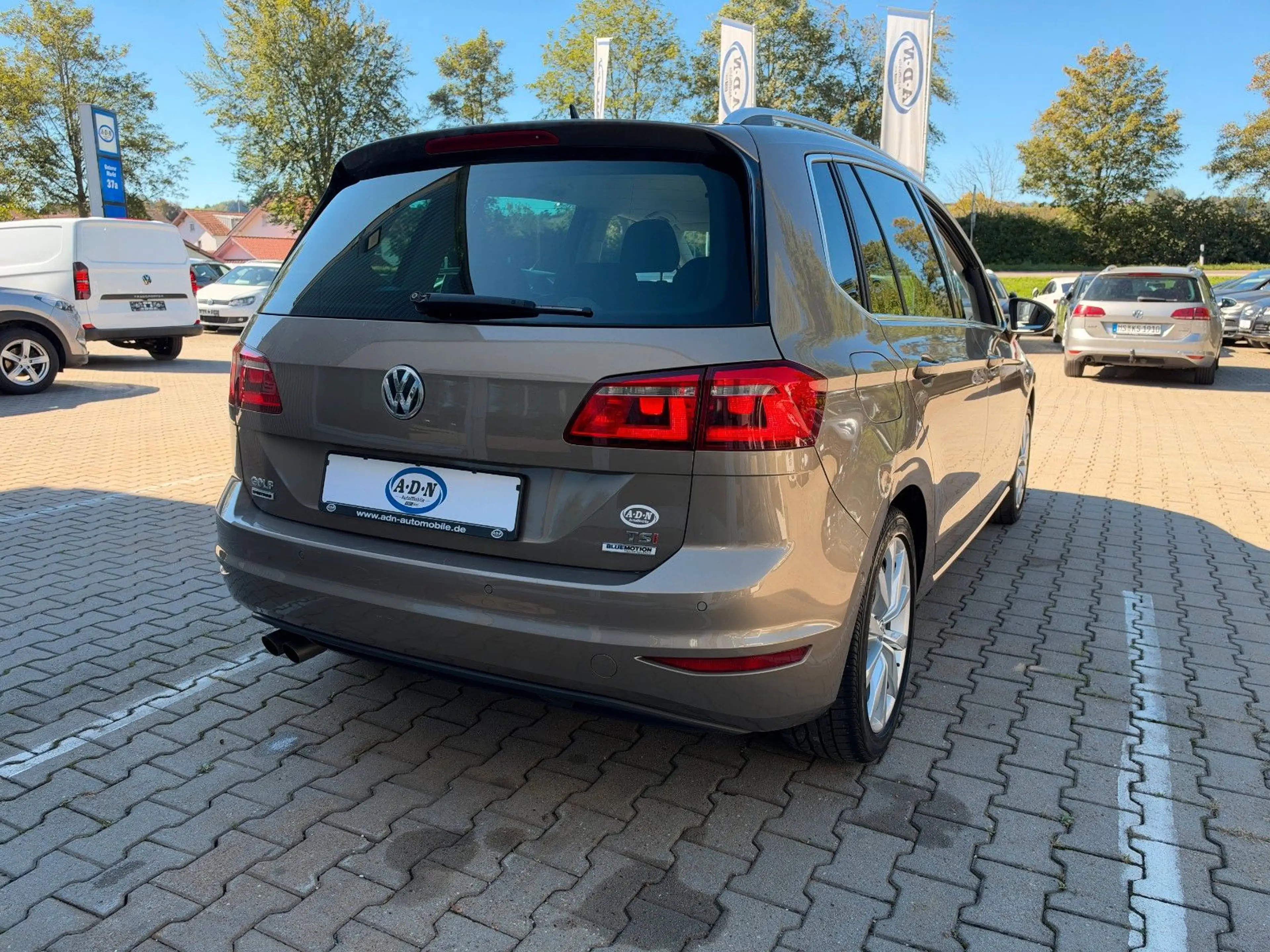 Volkswagen Golf Sportsvan VII Highline 1.4TSI *AHK*8fach* — photo 4