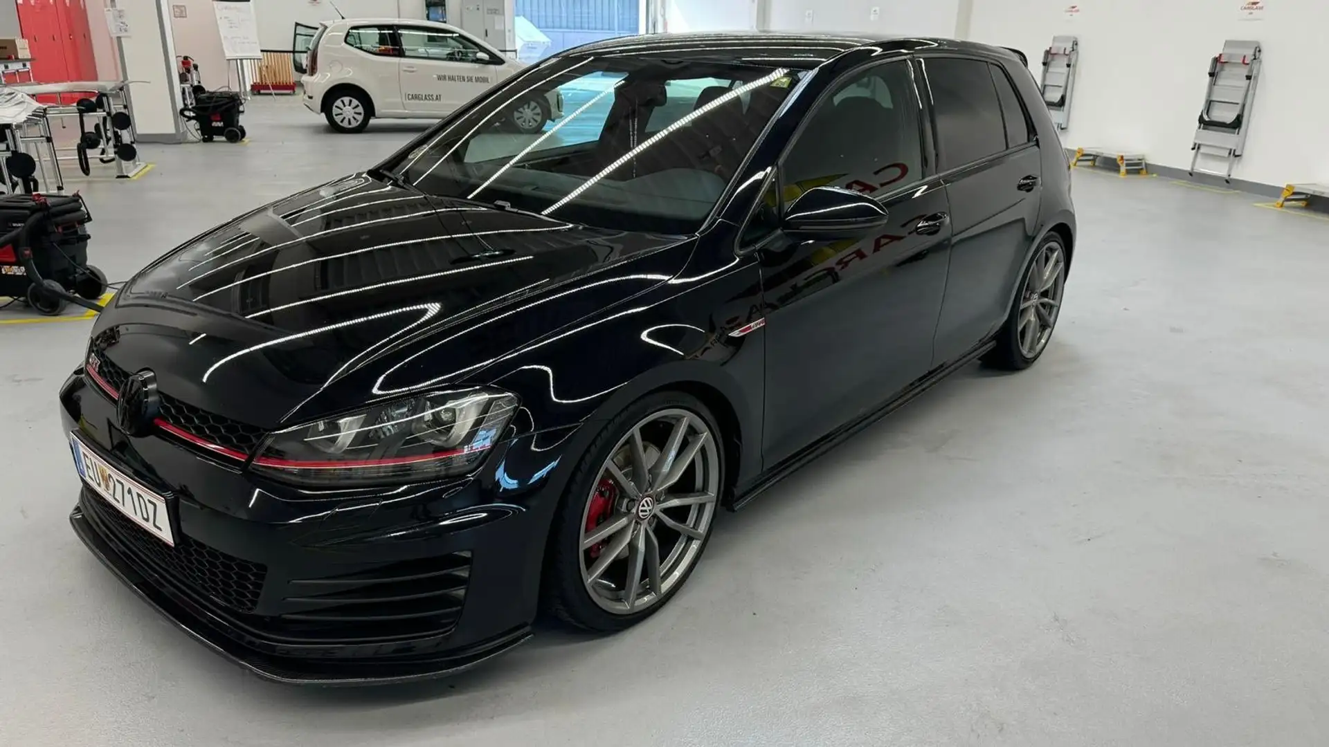 Volkswagen Golf GTI 2,0 TSI DSG - 1