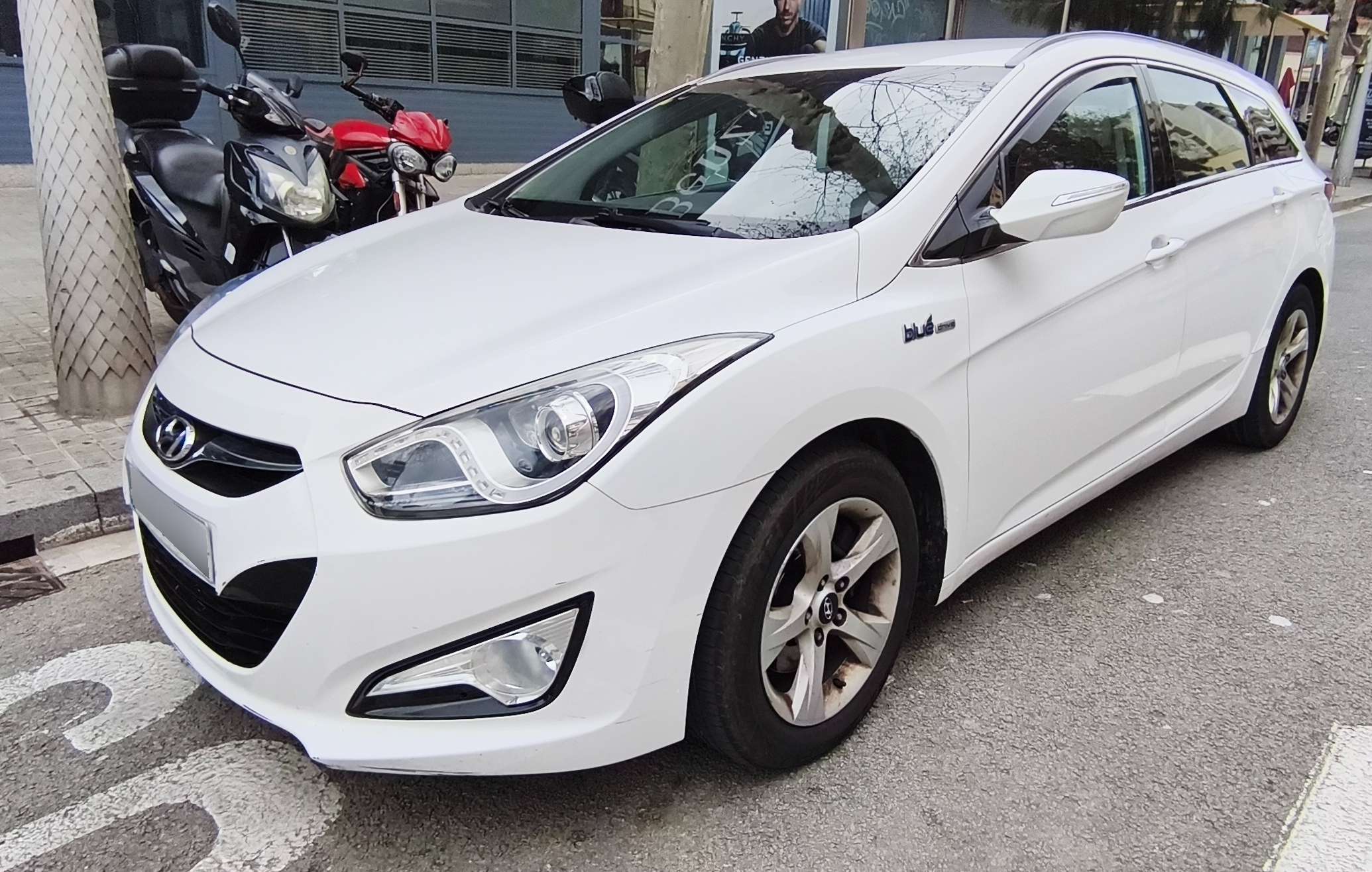 Hyundai i40 i40 CW 1.7CRDI GL Bluedrive GL Bluedrive - foto 1
