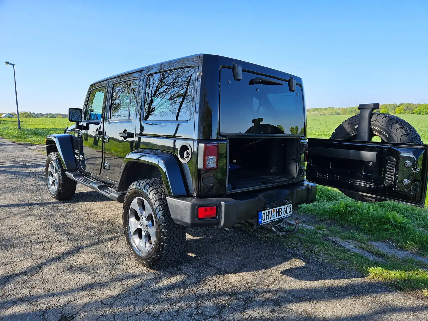 Jeep Wrangler Sahara+AHK+Höher+Konserviert+BFGoodwich Schwarz - 2