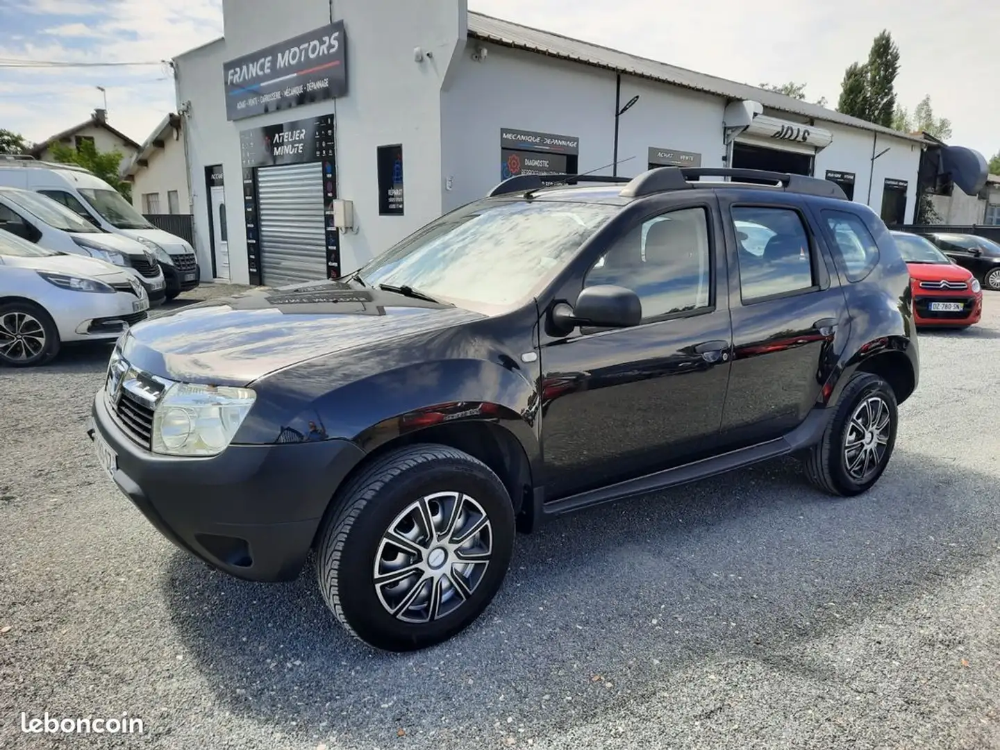 Dacia Duster Ambiance 134150KMS TRES BON ETAT KIT DISTRIBUTION  Noir - 1