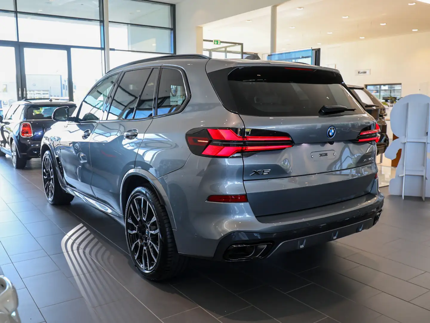 BMW X5 xDrive50e M-Sport Pro FACEL. 360° PANO LED Gris - 2