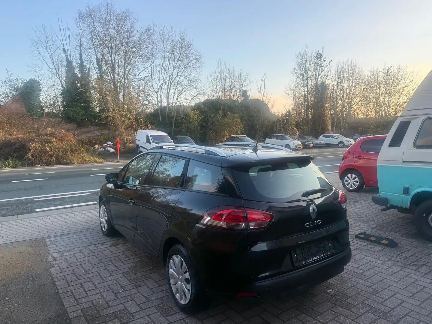 Renault Clio Clio 1.2i Authentique Schwarz - 2