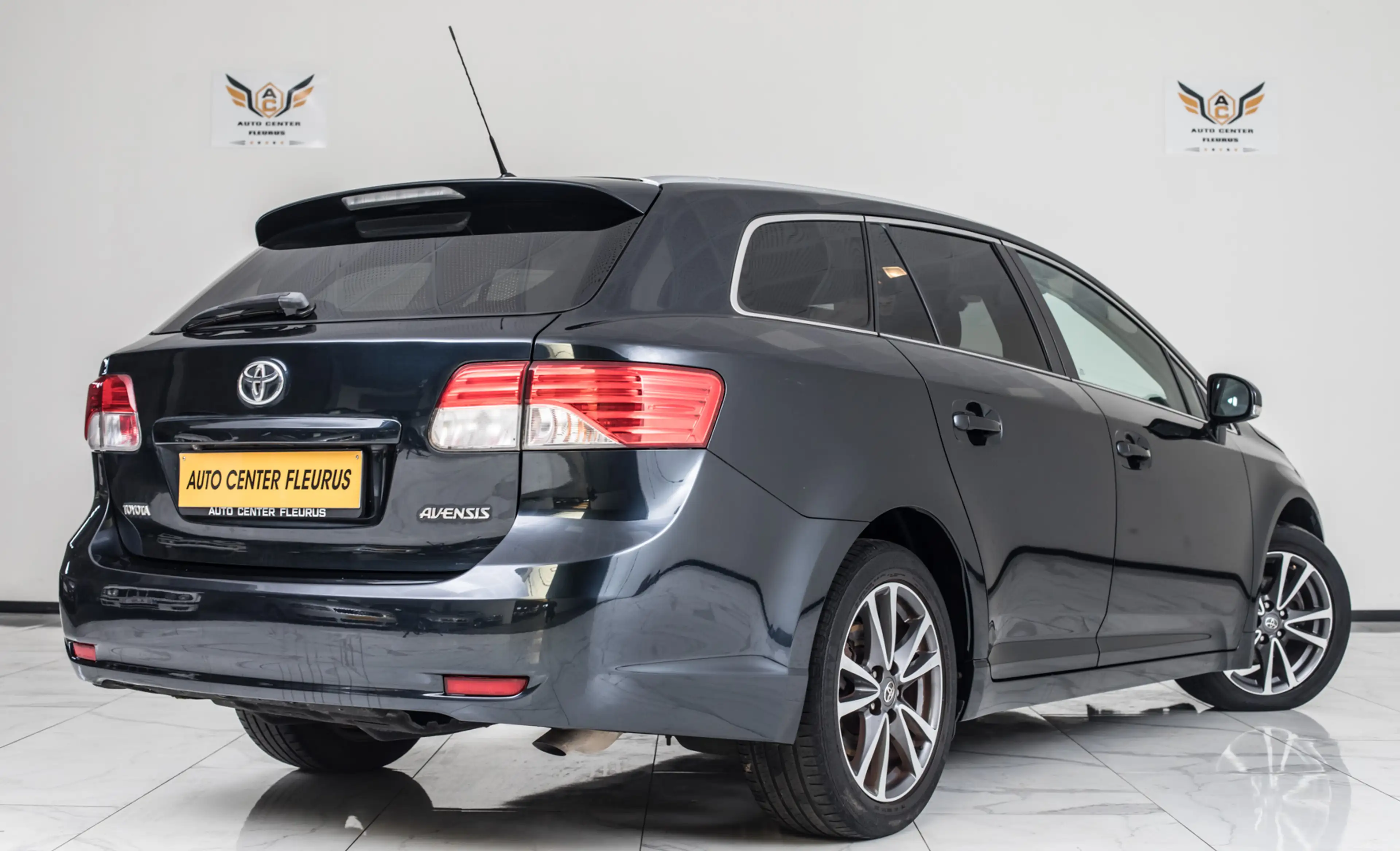 Toyota Avensis SW 2.0 D-4D — photo 6