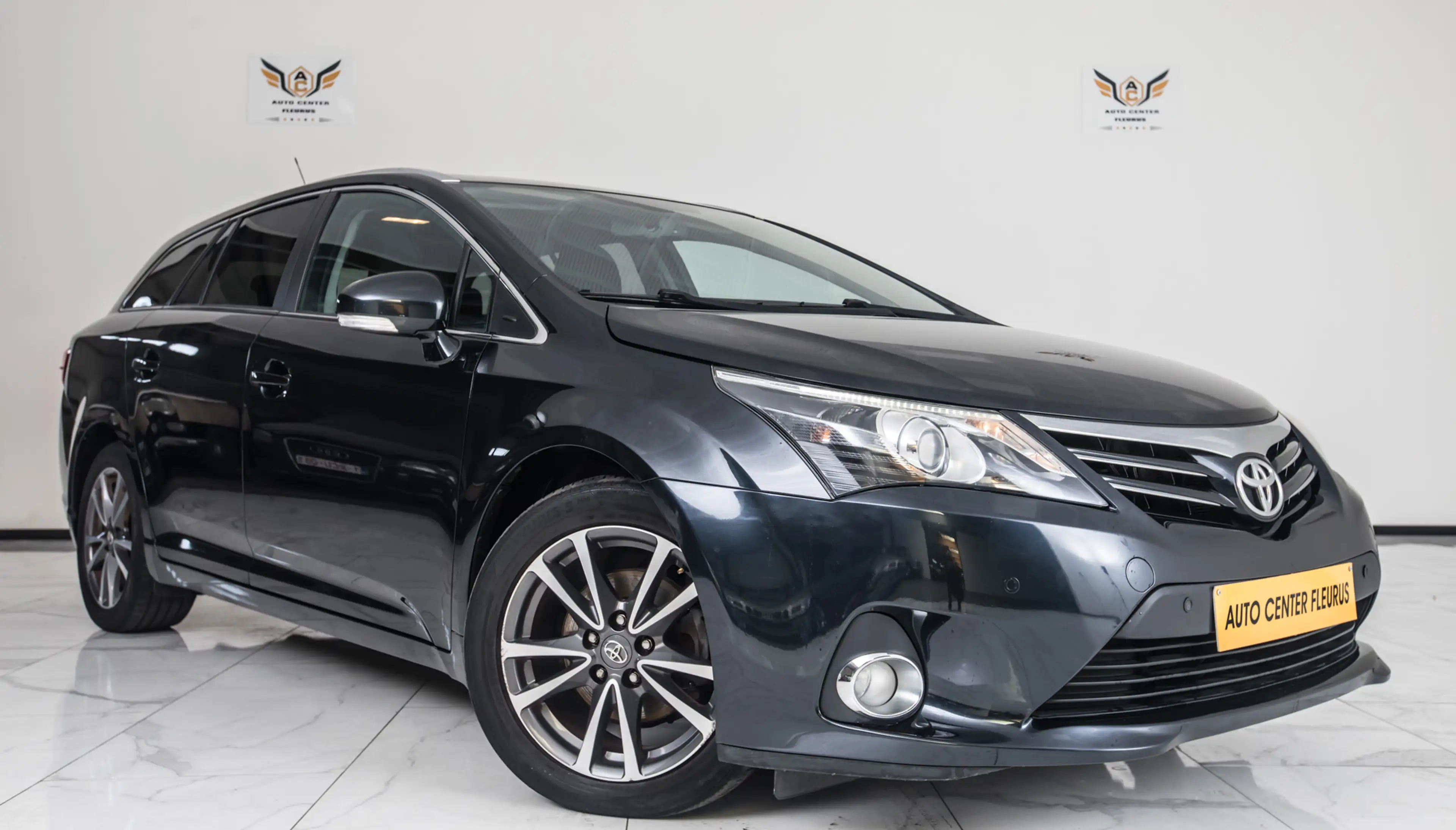 Toyota Avensis SW 2.0 D-4D — photo 3