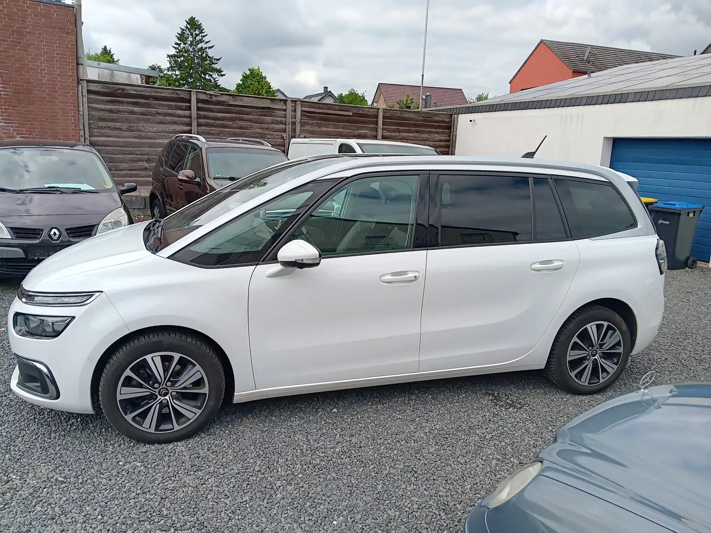 Citroen Grand C4 SpaceTourer Shine 2.0 BlueHDI/ 8 Gang/ Kamera / Pano / 1. Hand Weiß - 2