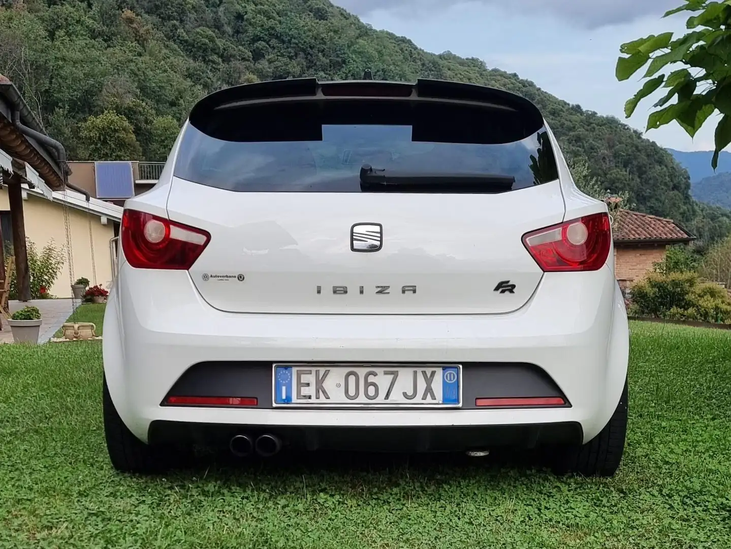 SEAT Ibiza Ibiza SC 1.4 tsi FR 150cv SC dsg Bianco - 2