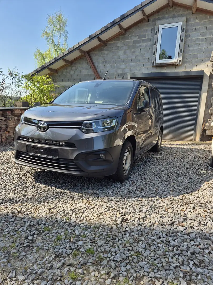 Toyota Proace 1.5 D-4D Comfort S/S (6.2) Grijs - 1