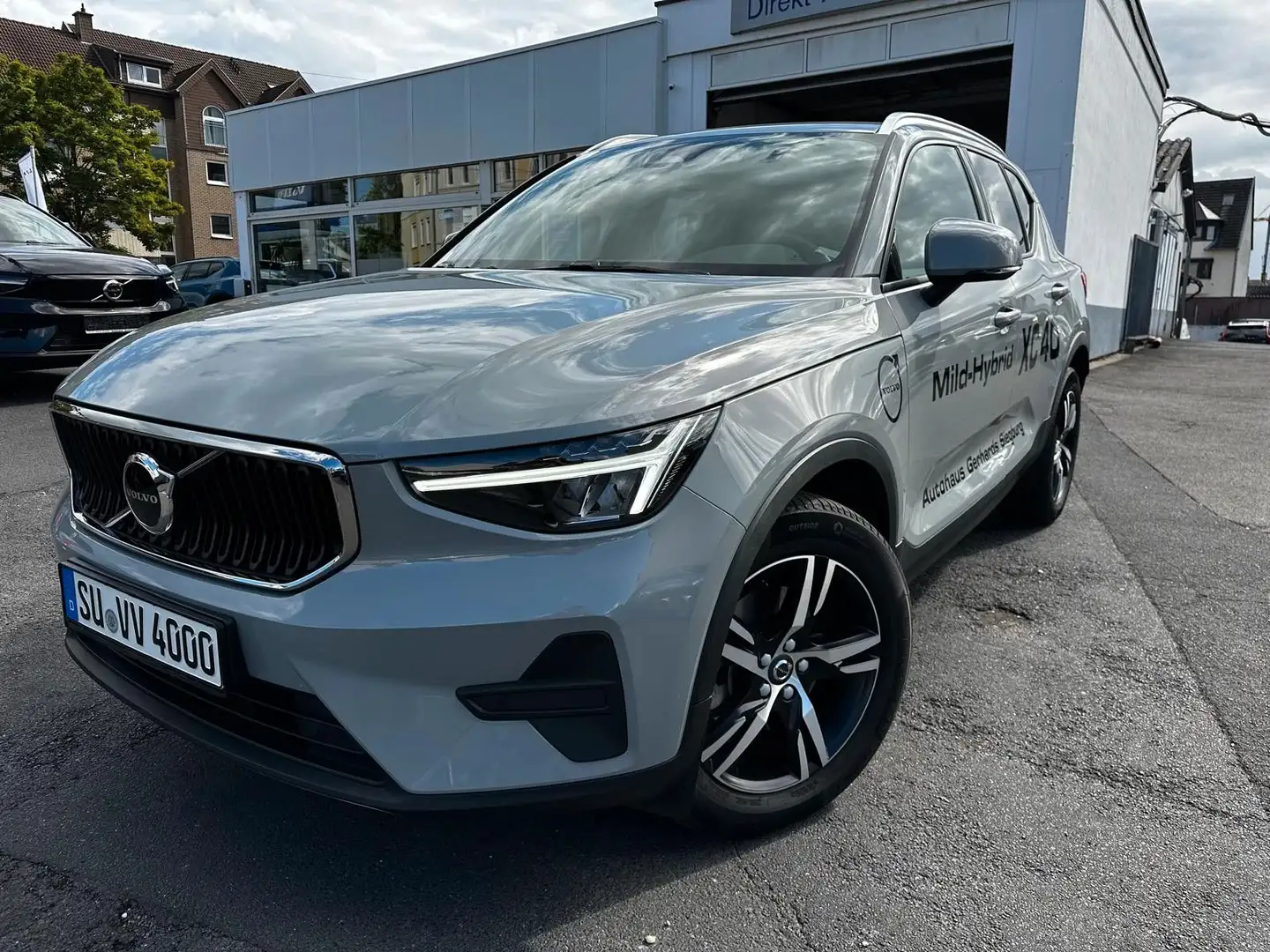 Volvo XC40 B3 Core, GOOGLE Navi, Tempomat, LED, Kamera Gris - 1