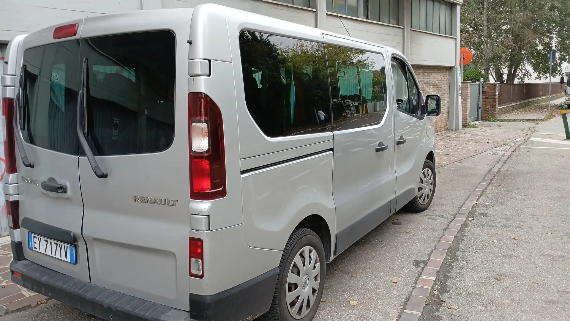 Renault Trafic Grigio - 2