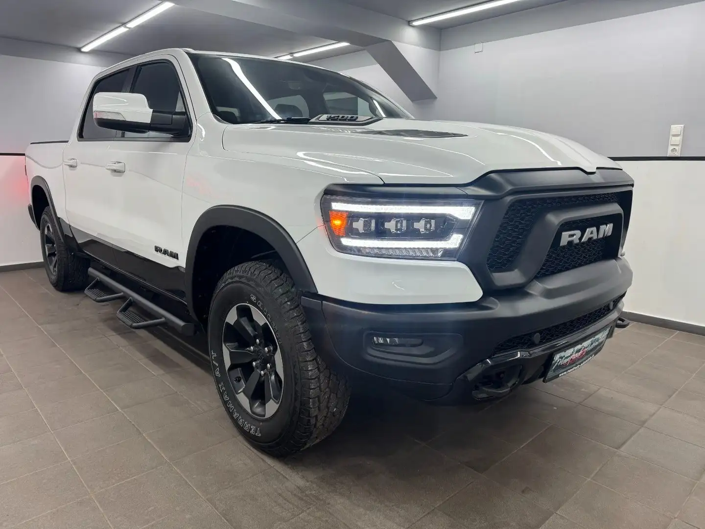 Dodge RAM 5.7 HEMI REBEL CrewCab 4x4/Luftfederung/LKW Blanco - 1