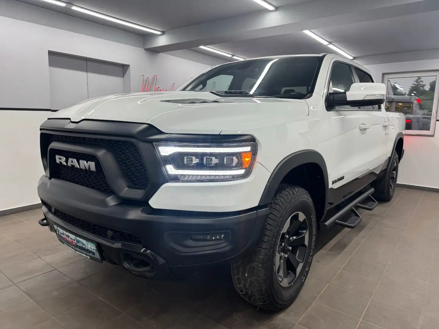 Dodge RAM 5.7 HEMI REBEL CrewCab 4x4/Luftfederung/LKW Blanco - 2