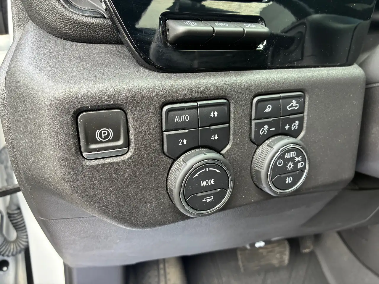 Chevrolet Silverado 1500 снимка Chevrolet Silverado 1500