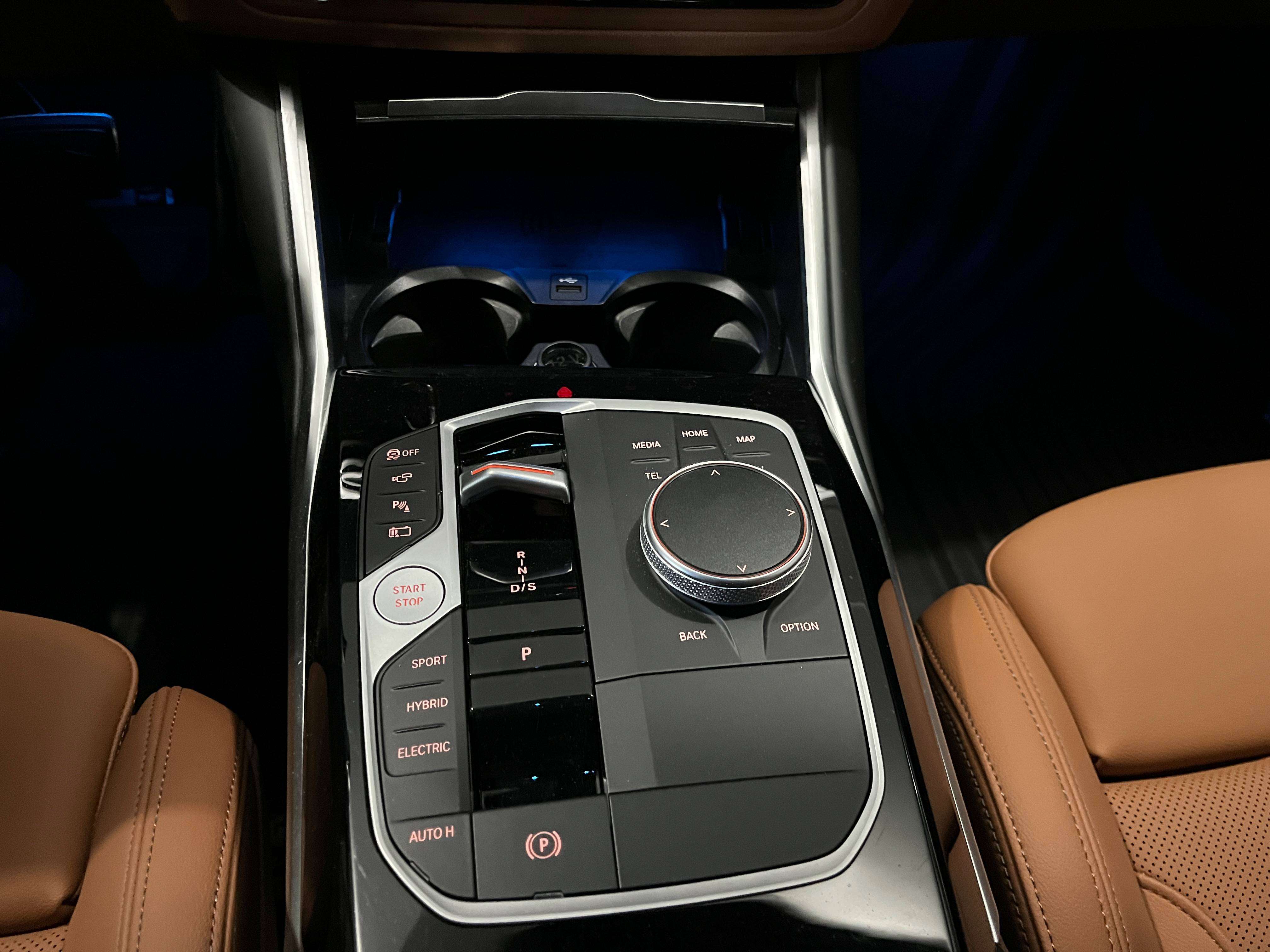 2023 BMW 3 Series 330e Plug-in Hybrid Sports Sedan AWD 10,970 km thumb 18