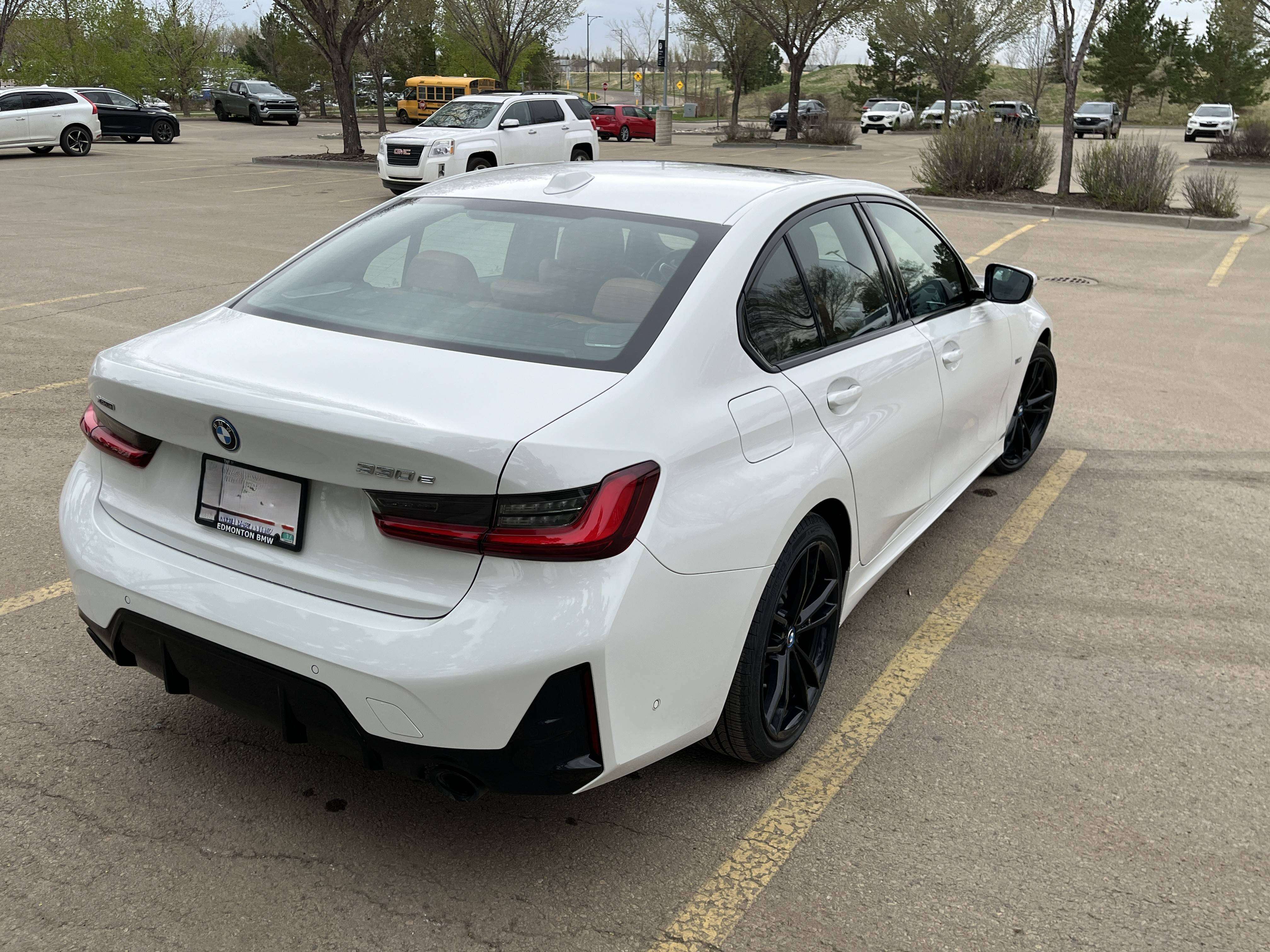 2023 BMW 3 Series 330e Plug-in Hybrid Sports Sedan AWD 10,970 km thumb 8