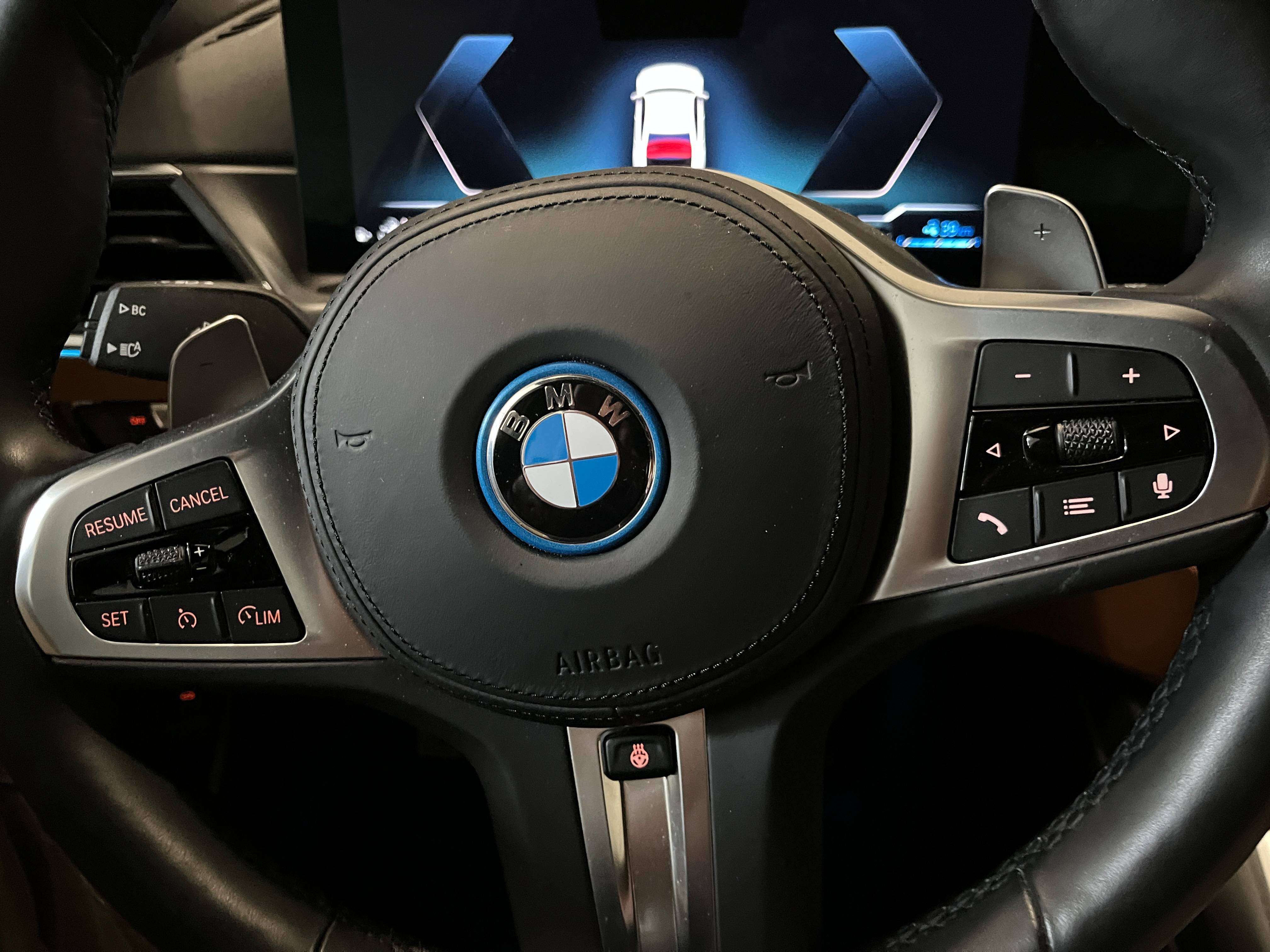 2023 BMW 3 Series 330e Plug-in Hybrid Sports Sedan AWD 10,970 km thumb 19