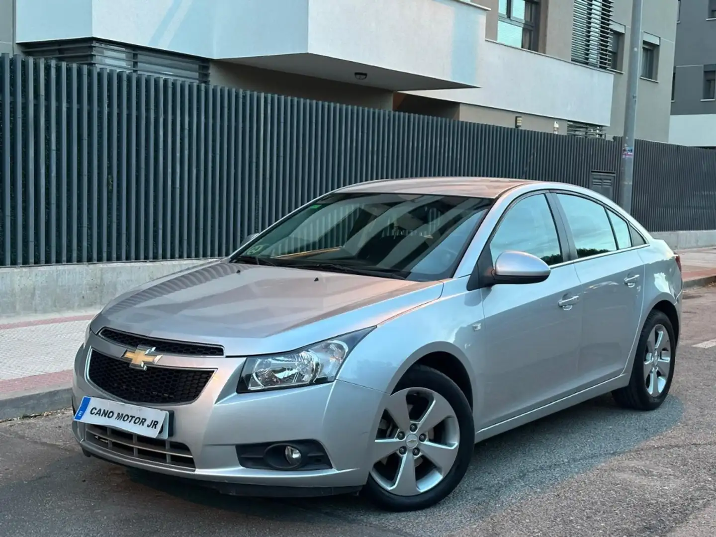 Chevrolet Cruze 2.0VCDi LTZ Aut. Grijs - 1