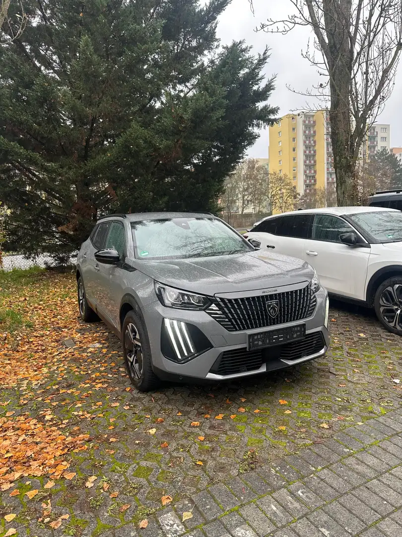 Peugeot 2008 PureTech 130 EAT8*Navi*Kam*Shz*ACC*TLeder Grau - 1