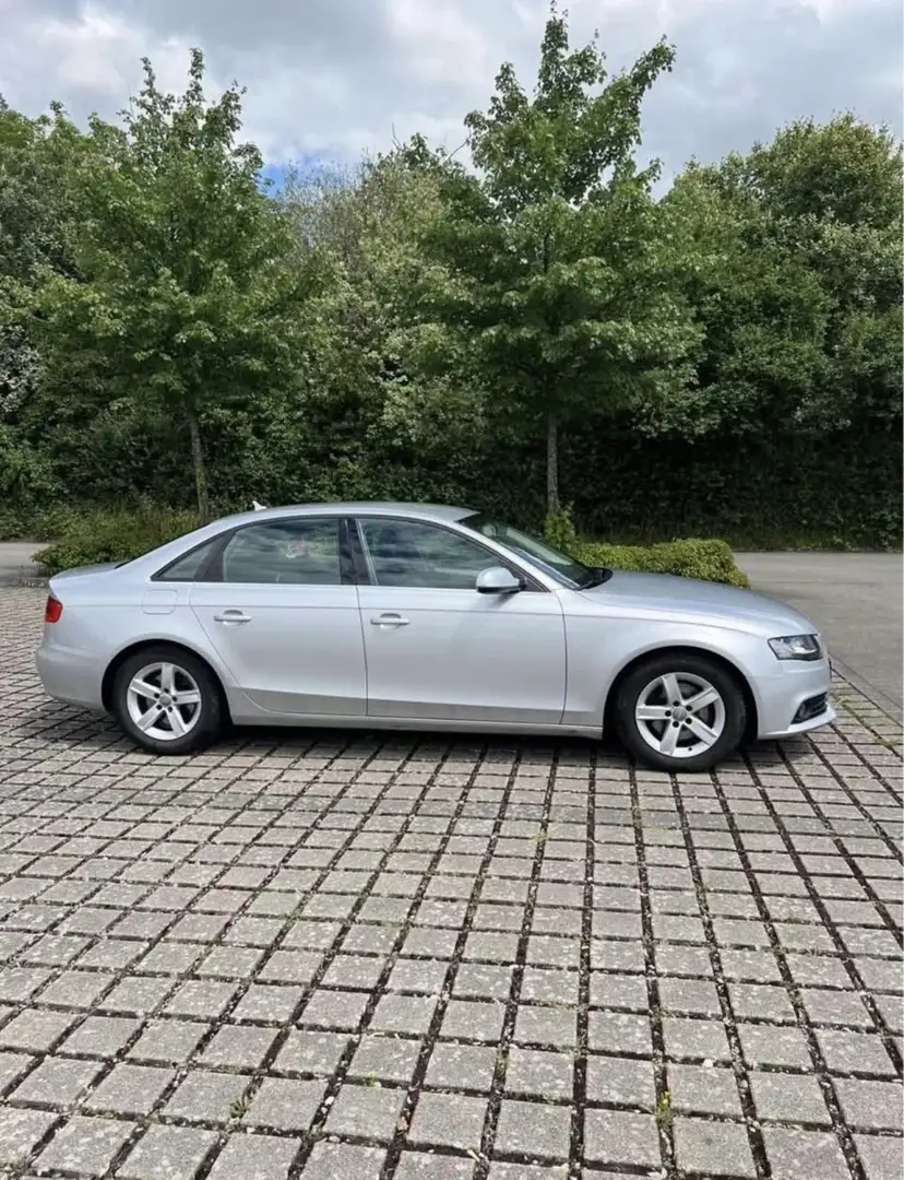 Audi A4 Avant 2.0 TDI DPF Ambiente - 2