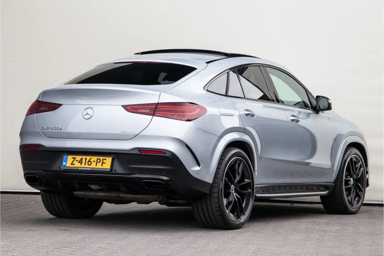 Mercedes-Benz GLE 400 Coupé e 4MATIC AMG Line Premium, Pano, Airmatic, H Grijs - 2