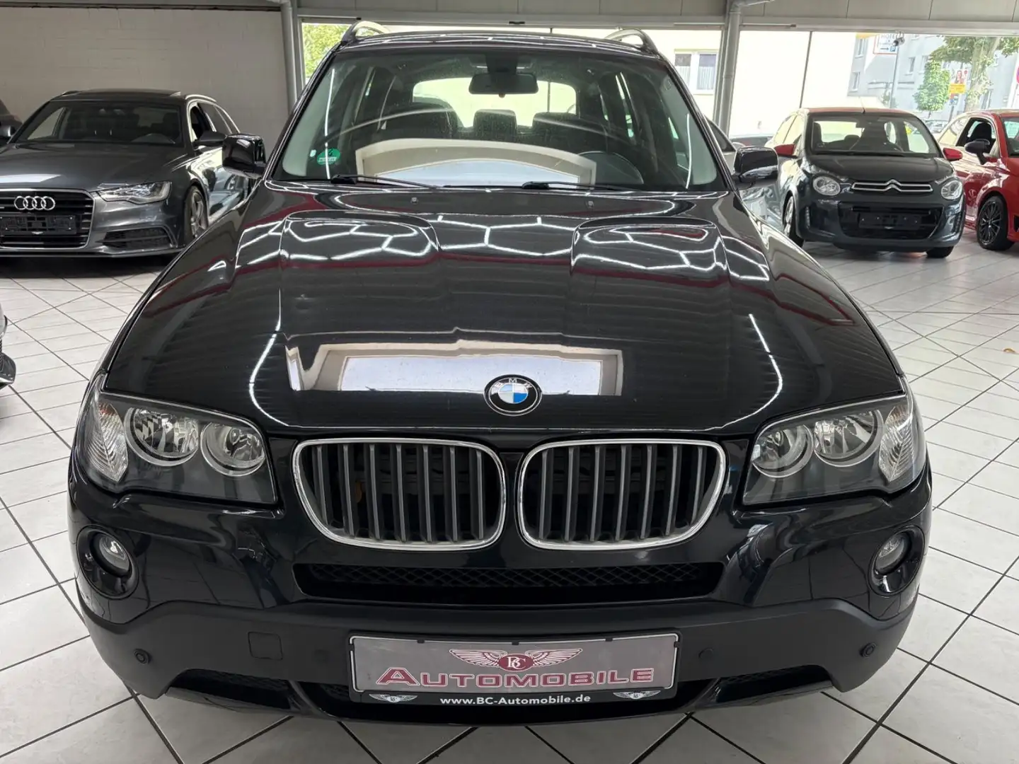 BMW X3 Baureihe X3 2.5si NAVI PDC LEDER Noir - 2