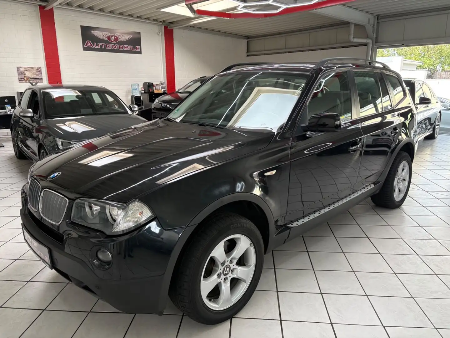 BMW X3 Baureihe X3 2.5si NAVI PDC LEDER Noir - 1