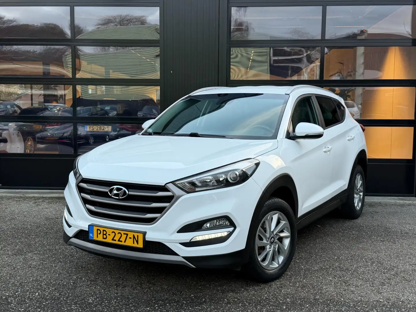 Hyundai TUCSON 1.6 GDi Anniversary Edition Navi Camera Cruise Bianco - 1