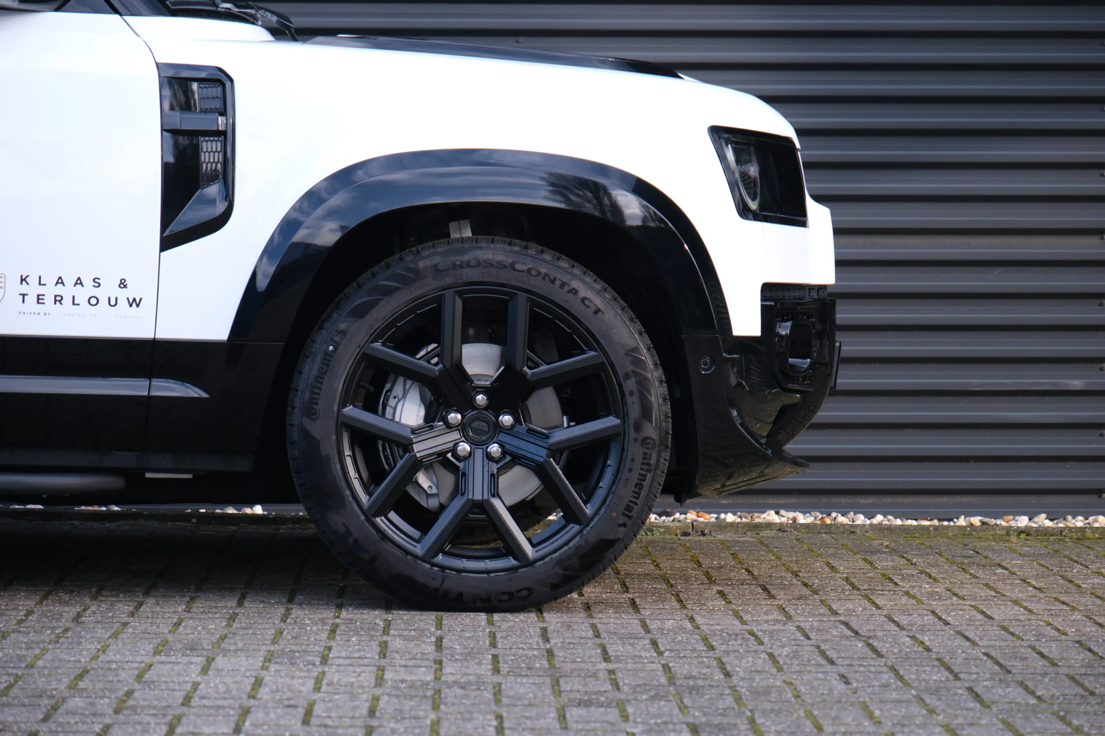 Land Rover Defender 110 P300e 110 X-Dynamic HSE URBAN Tailored by Klaa — photo 5