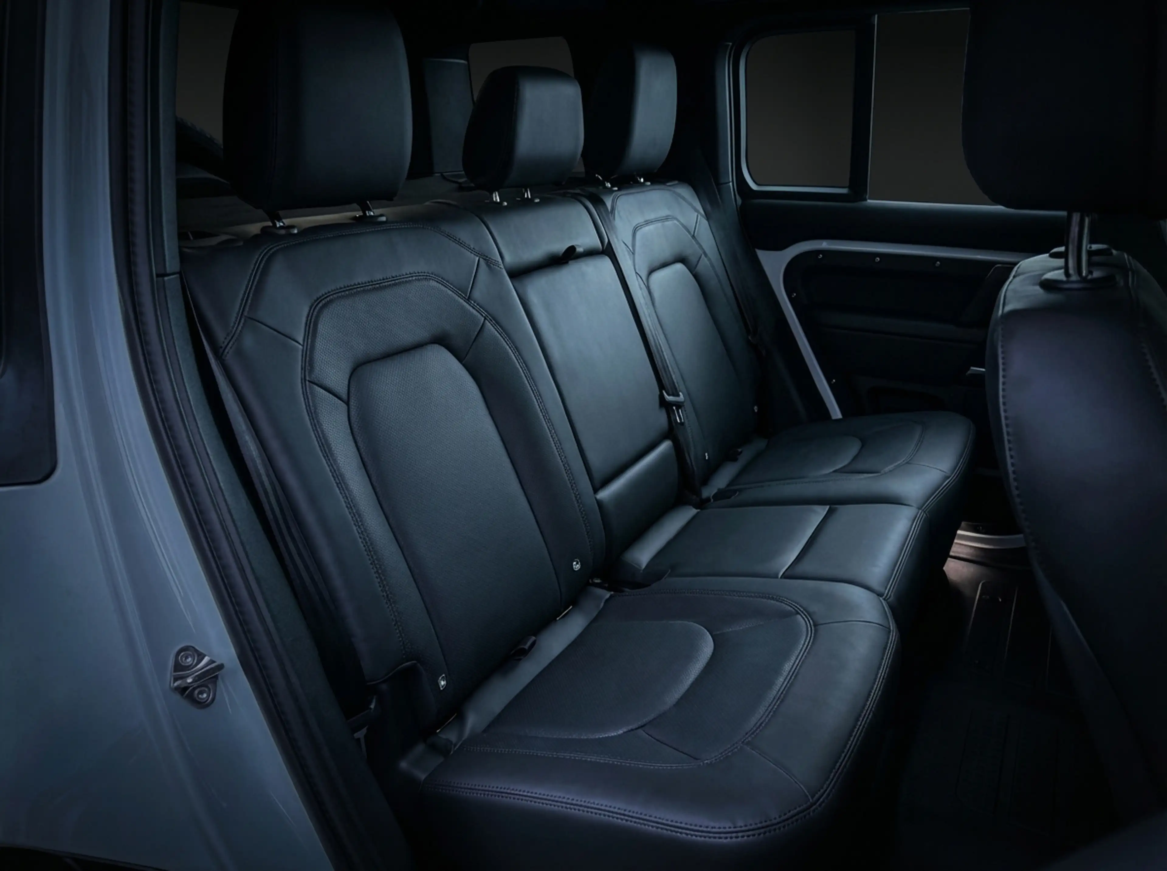 Land Rover Defender 110 P300e 110 X-Dynamic HSE URBAN Tailored by Klaa — photo 11