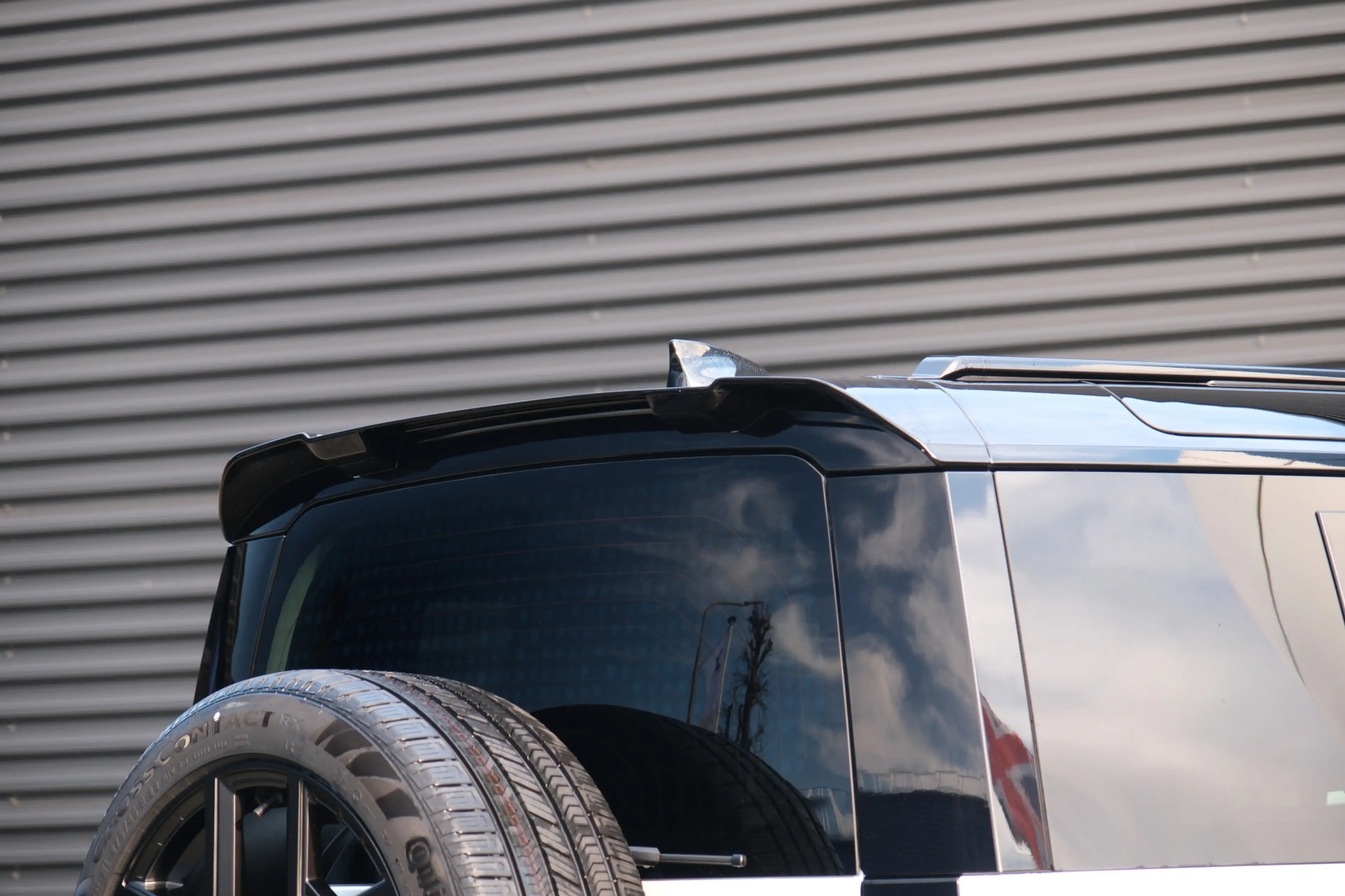 Land Rover Defender 110 P300e 110 X-Dynamic HSE URBAN Tailored by Klaa — photo 22