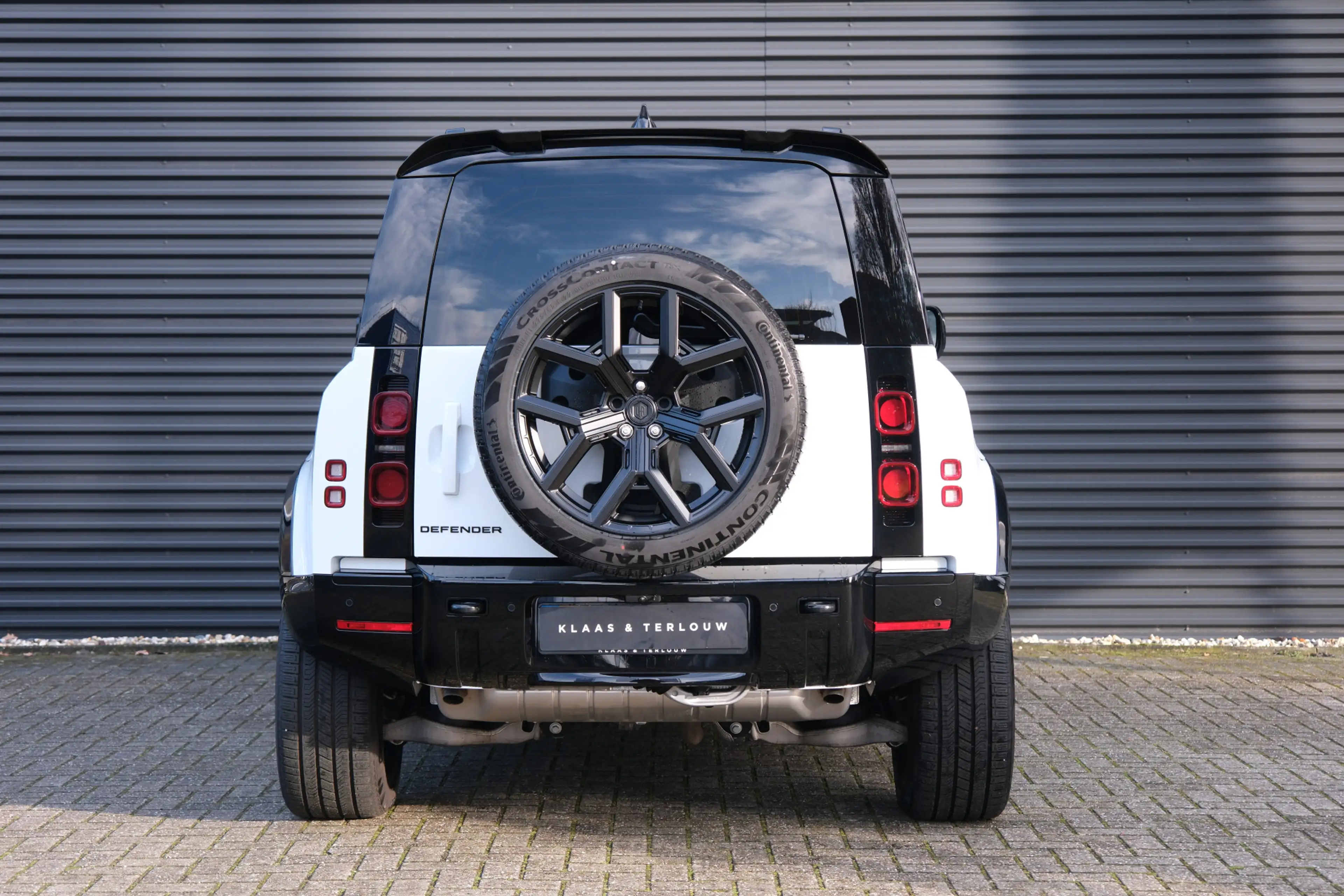 Land Rover Defender 110 P300e 110 X-Dynamic HSE URBAN Tailored by Klaa — photo 24