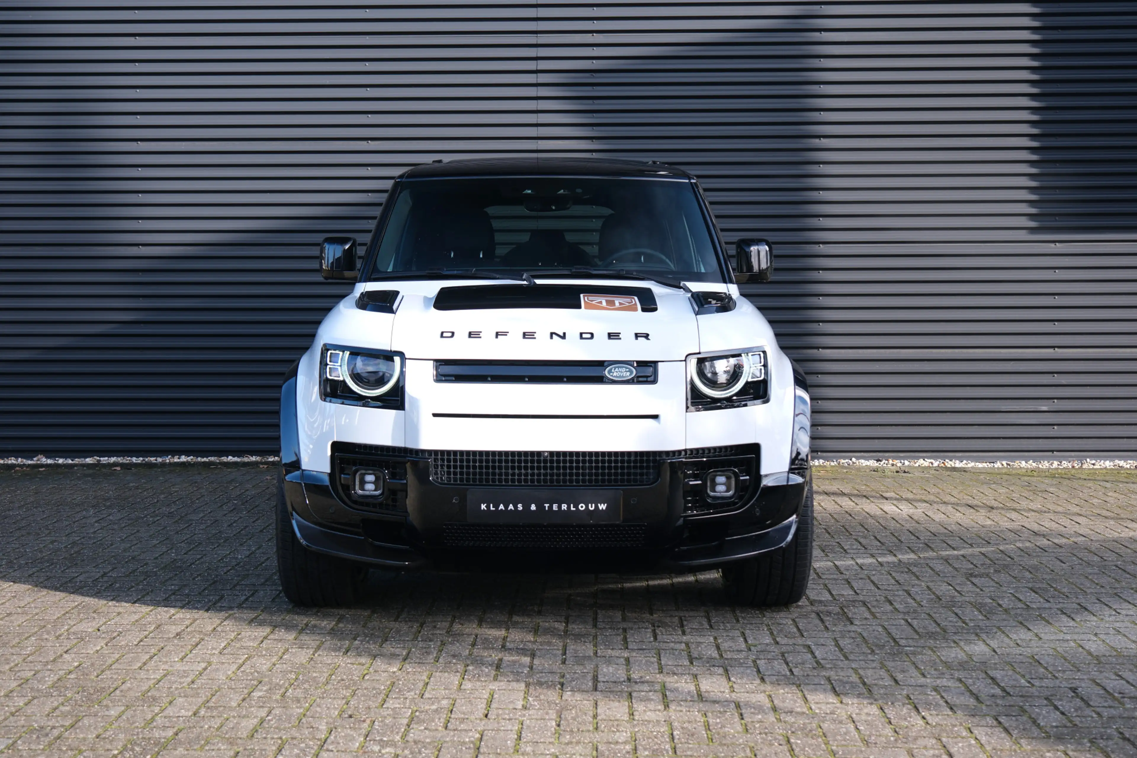 Land Rover Defender 110 P300e 110 X-Dynamic HSE URBAN Tailored by Klaa — photo 2
