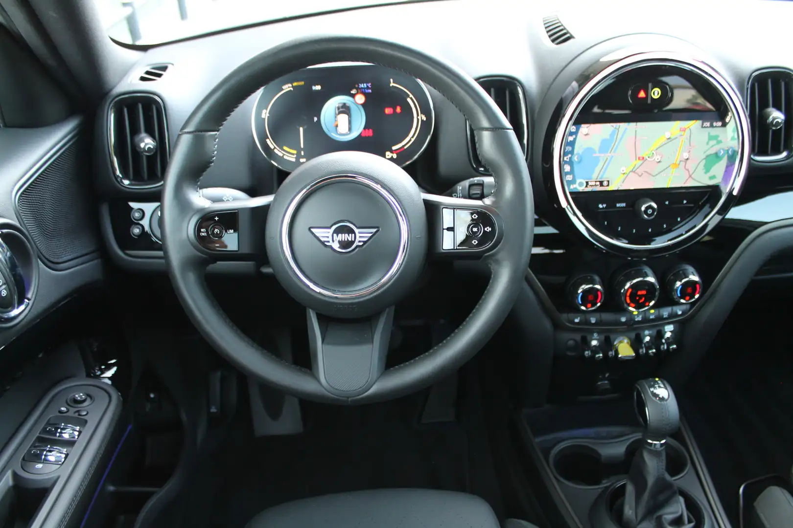 MINI Cooper SE Countryman ALL4 Classic Automaat / Panoramadak / Achteruitrij Biały - 2