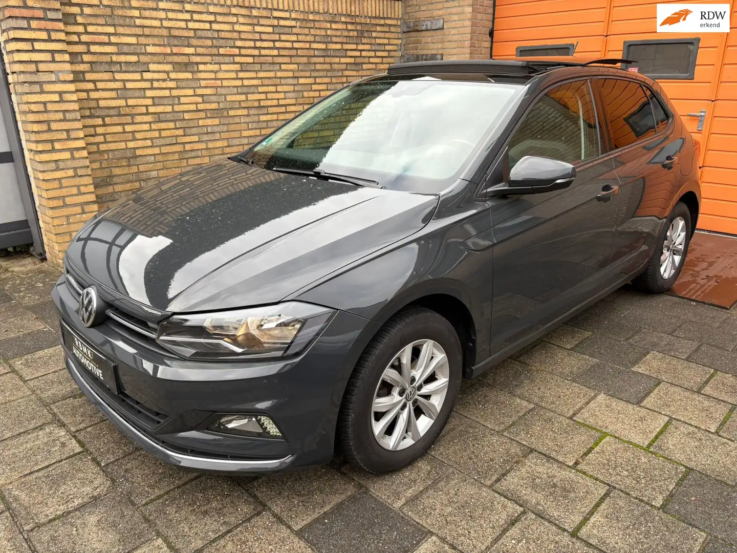Volkswagen Polo 1.0 TSI Comfortline Business Gris - 1