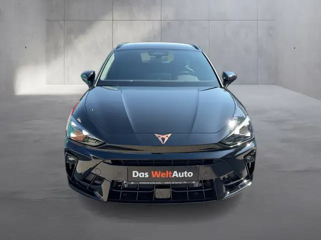 Cupra Leon view 8