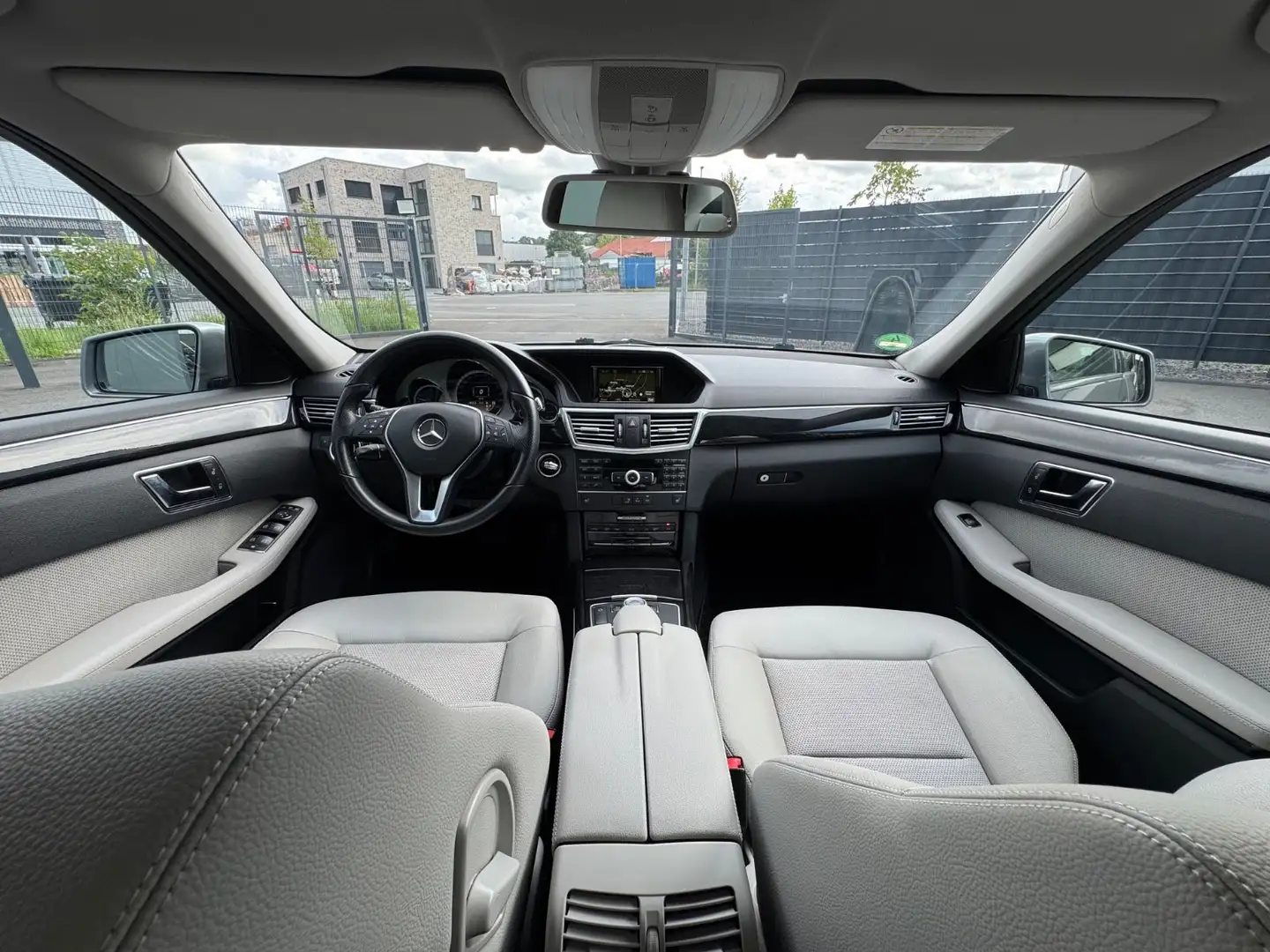 Mercedes-Benz E 200 Klasse Lim. CDI BlueEfficiency Avantgarde Argent - 2