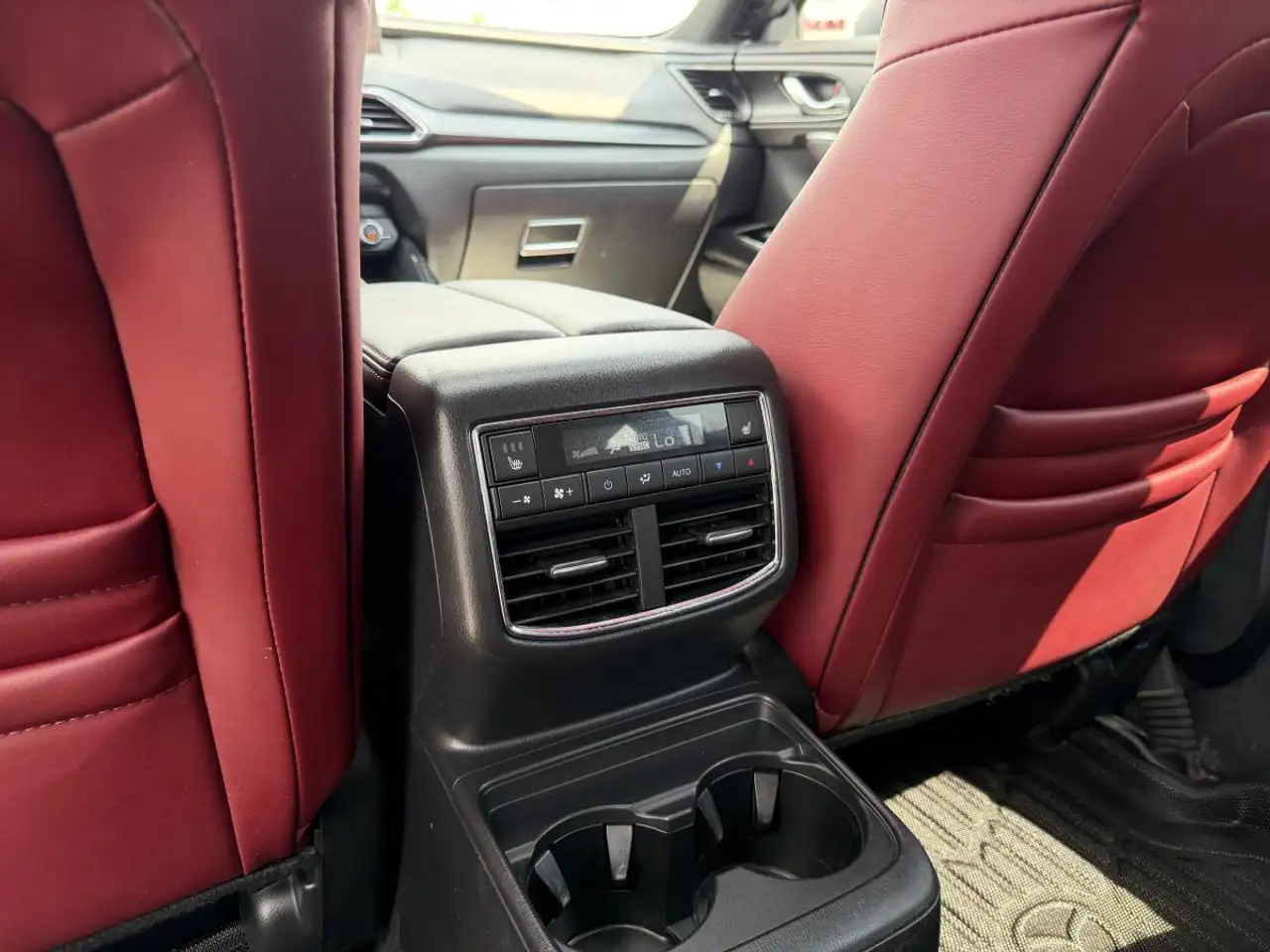 Mazda CX-9 photo Mazda CX-9