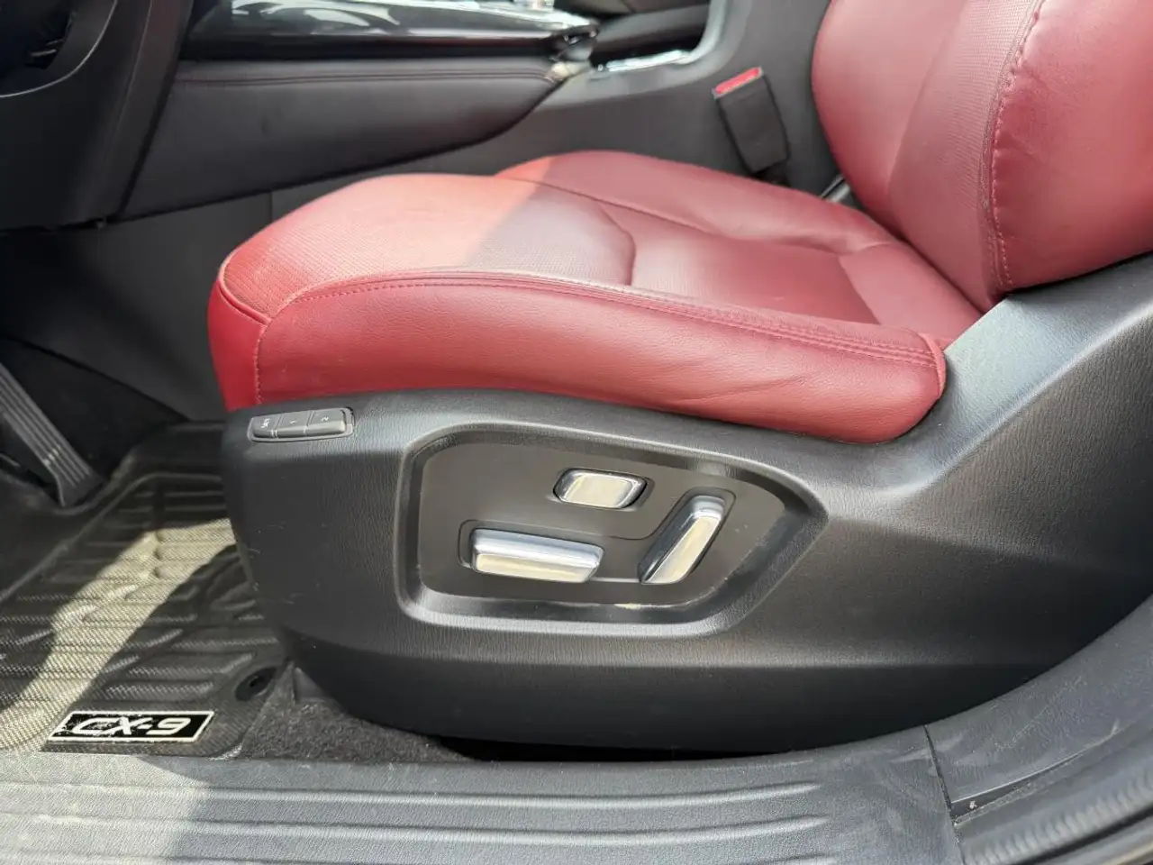 Mazda CX-9 photo Mazda CX-9